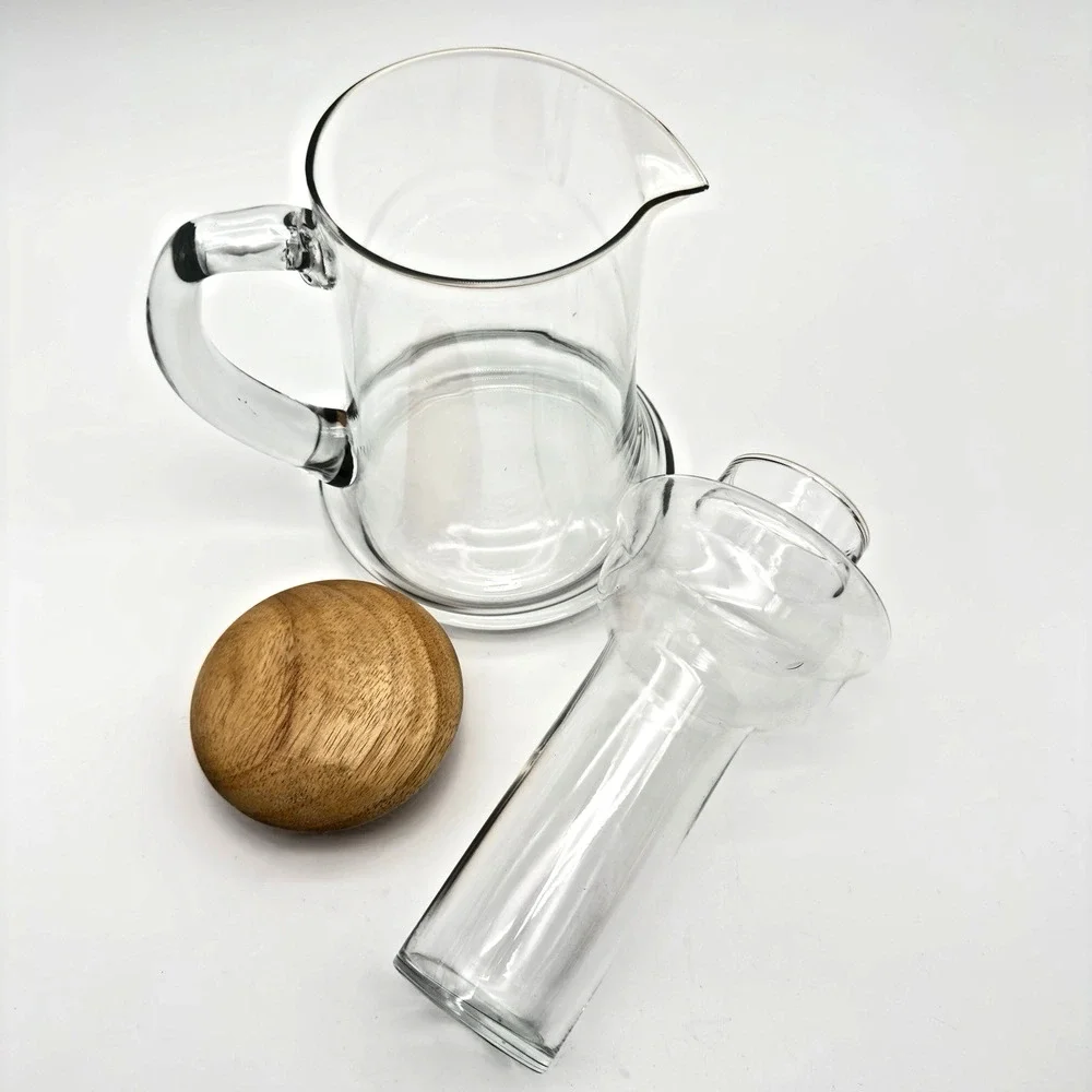 Vintage Glass Pitcher Decanter Ice Insert Cooling Water Wine Tea 9.75